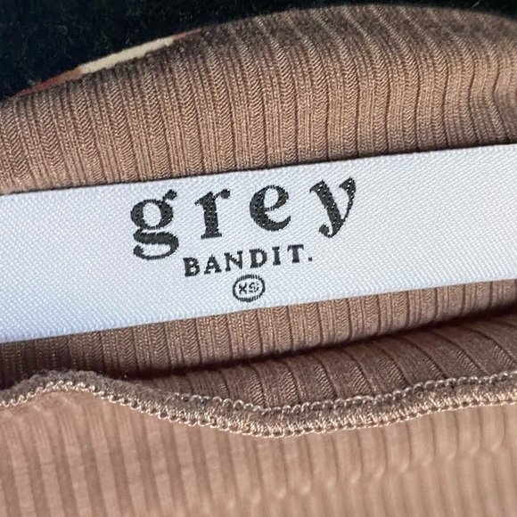 Tan / Taupe Ribbed Lettuce Trim Mock Turtle Neck Long Sleeve Top ( size XS ) - Picture 3 of 4